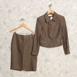 tailleur verde oliva geometrico practory 133390943?action_source=69302&ref=home_enjoei_pro&rsp=1&rspix=1