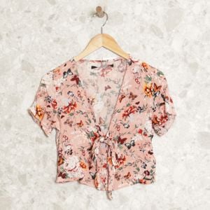 cropped rosa floral youcom 133389331?action_source=66728&ref=home_home&rsp=1&rspix=1