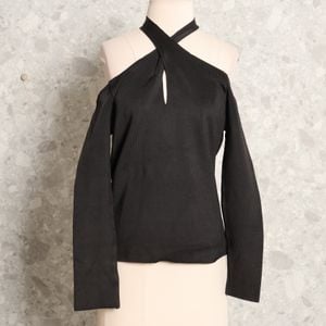 blusa preta le lis blanc 129597476?action_source=67289&ref=home_home&rsp=1&rspix=1