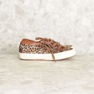tenis animal print marrom superga 140699123?action_source=74516&ref=home_home&rsp=1&rspix=1
