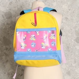 mochila amarela abstrata 137357954?action_source=69532&ref=home_home&rsp=1&rspix=1