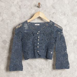 cardigan azul com fios metalizados guelt 129409753?action_source=70096&ref=home_home&rsp=1&rspix=1