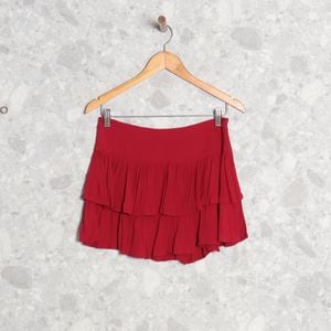saia vermelha escura babados pull e bear 138445928?action_source=70754&ref=home_home&rsp=1&rspix=1