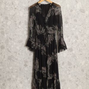vestido preto paisley longo zara 132873102?action_source=66827&ref=home_home&rsp=1&rspix=1