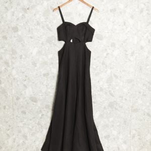 vestido preto longo evase 120324292?action_source=73427&ref=home_home&rsp=1&rspix=1