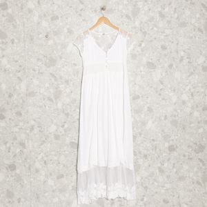 vestido branco bluesteel 122751745?action_source=69302&ref=home_enjoei_pro&rsp=1&rspix=1