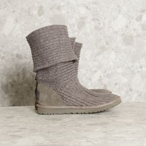 bota cinza tricot ugg