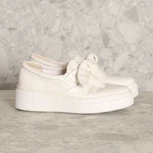 tenis branco arezzo 139241277?action_source=70754&ref=home_home&rsp=1&rspix=1