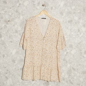 vestido bege abstrata animale 130841340?action_source=68547&ref=home_home&rsp=1&rspix=1