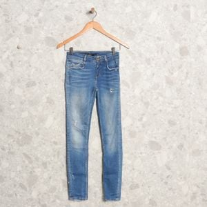 calca jeans azul zara 127539530?action_source=70853&ref=home_home&rsp=1&rspix=1