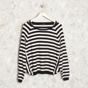 sueter preto tricot listrado le lis blanc 140505327?action_source=72769&ref=home_home&rsp=1&rspix=1