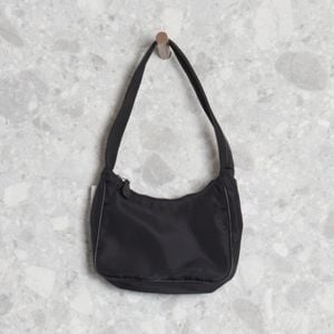 bolsa preta amaro 110428223?action_source=70096&ref=home_home&rsp=1&rspix=1