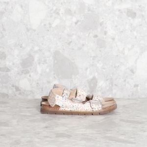 sandalia off white floral zara 133536113?action_source=70358&ref=home_home&rsp=1&rspix=1