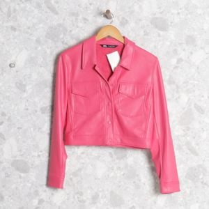 jaqueta rosa zara 130324349?action_source=70754&ref=home_home&rsp=1&rspix=1