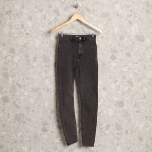 calca preta zara 134845396?action_source=70754&ref=home_home&rsp=1&rspix=1