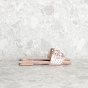 rasteira creme 121743203?action_source=69004&ref=home_home&rsp=1&rspix=1