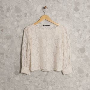 blusa off white renda zara 139586159?action_source=69532&ref=home_home&rsp=1&rspix=1