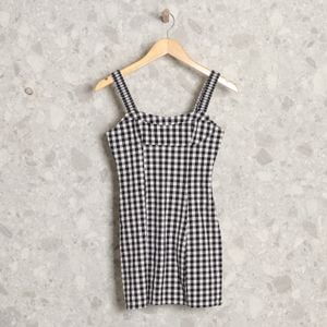 vestido preto xadrez zara 137877097?action_source=70754&ref=home_home&rsp=1&rspix=1