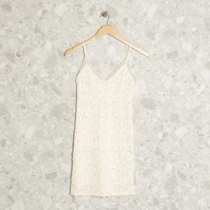 vestido creme zara 122175125?action_source=68872&ref=home_home&rsp=1&rspix=1