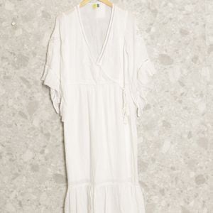 vestido branco farm 135474684?action_source=70853&ref=home_home&rsp=1&rspix=1