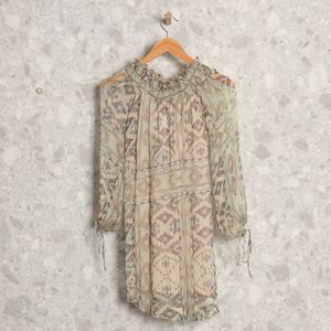 vestido bege e verde animale 130023017?action_source=67289&ref=home_home&rsp=1&rspix=1