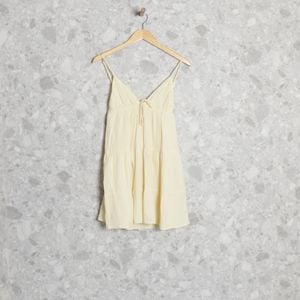 vestido amarelo fb sister 138846558?action_source=70096&ref=home_home&rsp=1&rspix=1