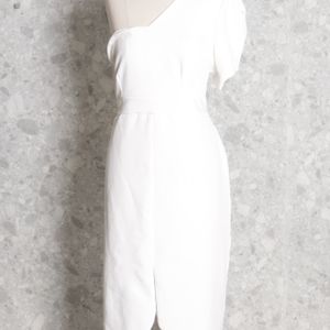 vestido branco 131318576?action_source=67322&ref=home_home&rsp=1&rspix=1