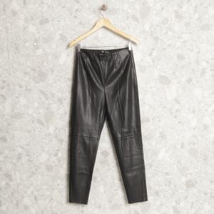 calca preta zara 139078783?action_source=70754&ref=home_home&rsp=1&rspix=1