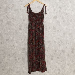 vestido preto floral 139602451?action_source=70358&ref=home_home&rsp=1&rspix=1