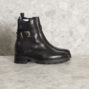 bota preta paula terras 121551048?action_source=70358&ref=home_home&rsp=1&rspix=1