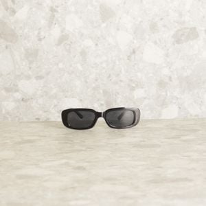 oculos de sol preto 132033477?action_source=69004&ref=home_home&rsp=1&rspix=1