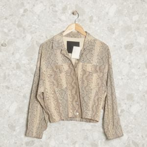 jaqueta animal print jeans animale 130102581?action_source=68547&ref=home_home&rsp=1&rspix=1