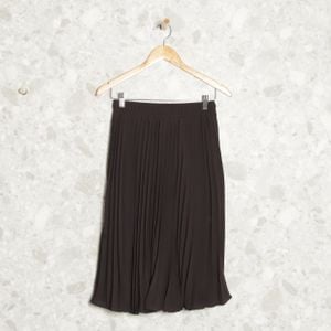 saia preta plissada 132928056?action_source=70358&ref=home_home&rsp=1&rspix=1