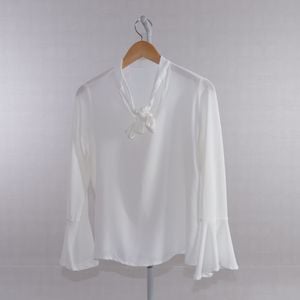 blusa off white gola laco 86363431?action_source=70358&ref=home_home&rsp=1&rspix=1