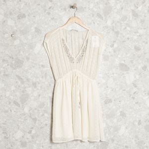 vestido creme zara 126589435?action_source=70754&ref=home_home&rsp=1&rspix=1