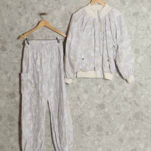 conjunto cinza casaco e calca andrea bogosian 124340531?action_source=69532&ref=home_home&rsp=1&rspix=1