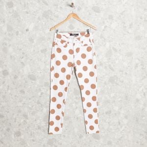 calca jeans branca poa animale 141366776?action_source=75015&ref=home_home&rsp=1&rspix=1