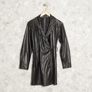 casaco preto zara 141873135?action_source=71744&ref=home_home&rsp=1&rspix=1