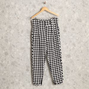 calca preta e branca bobo 137105576?action_source=72472&ref=home_home&rsp=1&rspix=1