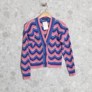 cardigan azul e rosa mixed 139122058?action_source=72472&ref=home_home&rsp=1&rspix=1