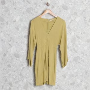 vestido verde hem 106985545?action_source=67322&ref=home_home&rsp=1&rspix=1