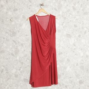 vestido vermelho poa 128929118?action_source=67322&ref=home_home&rsp=1&rspix=1