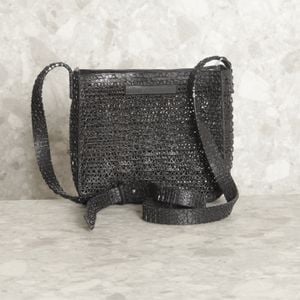 bolsa preta melissa 136290217?action_source=70754&ref=home_home&rsp=1&rspix=1