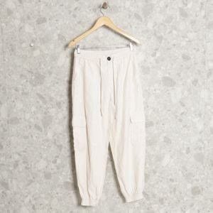 calca off white zara 136453928?action_source=70853&ref=home_home&rsp=1&rspix=1