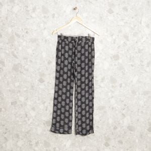 calca cinza e branca animale 129066704?action_source=67289&ref=home_home&rsp=1&rspix=1