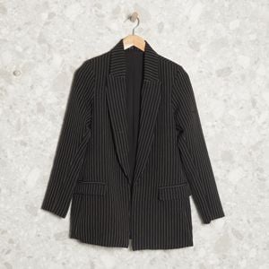 blazer preto listrado pop me 141182349?action_source=72668&ref=home_home&rsp=1&rspix=1