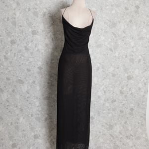 vestido preto 139008673?action_source=70754&ref=home_home&rsp=1&rspix=1
