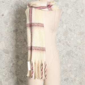 cachecol xadrez creme e rosa 138768186?action_source=71612&ref=home_home&rsp=1&rspix=1