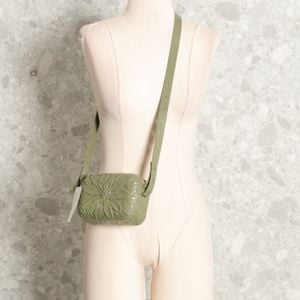 bolsa tiracolo verde melissa 140574060?action_source=70754&ref=home_home&rsp=1&rspix=1