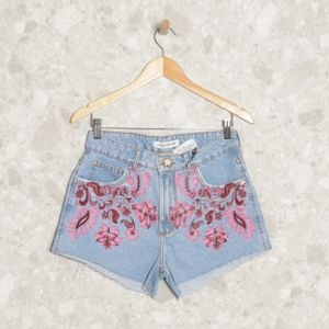 short jeans rosa floral lanca perfume 136405996?action_source=70096&ref=home_home&rsp=1&rspix=1